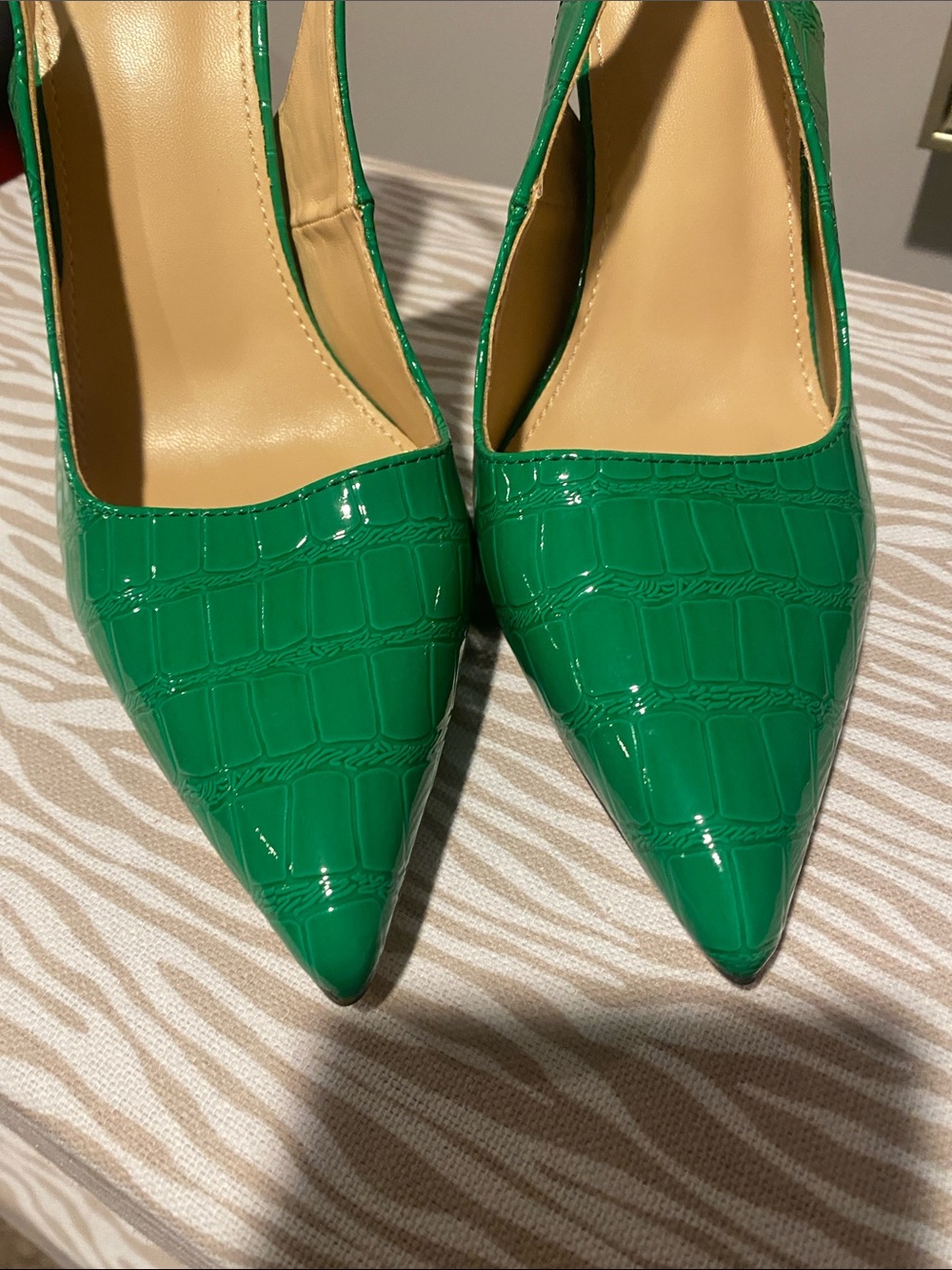 Green Patent Slingback Pointed-Toe High Heels Pumps embossed🐍 - Picture 9 of 9